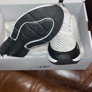 Renewed Nike Air Max 270 COLOR:Gold and Black Size 8.5